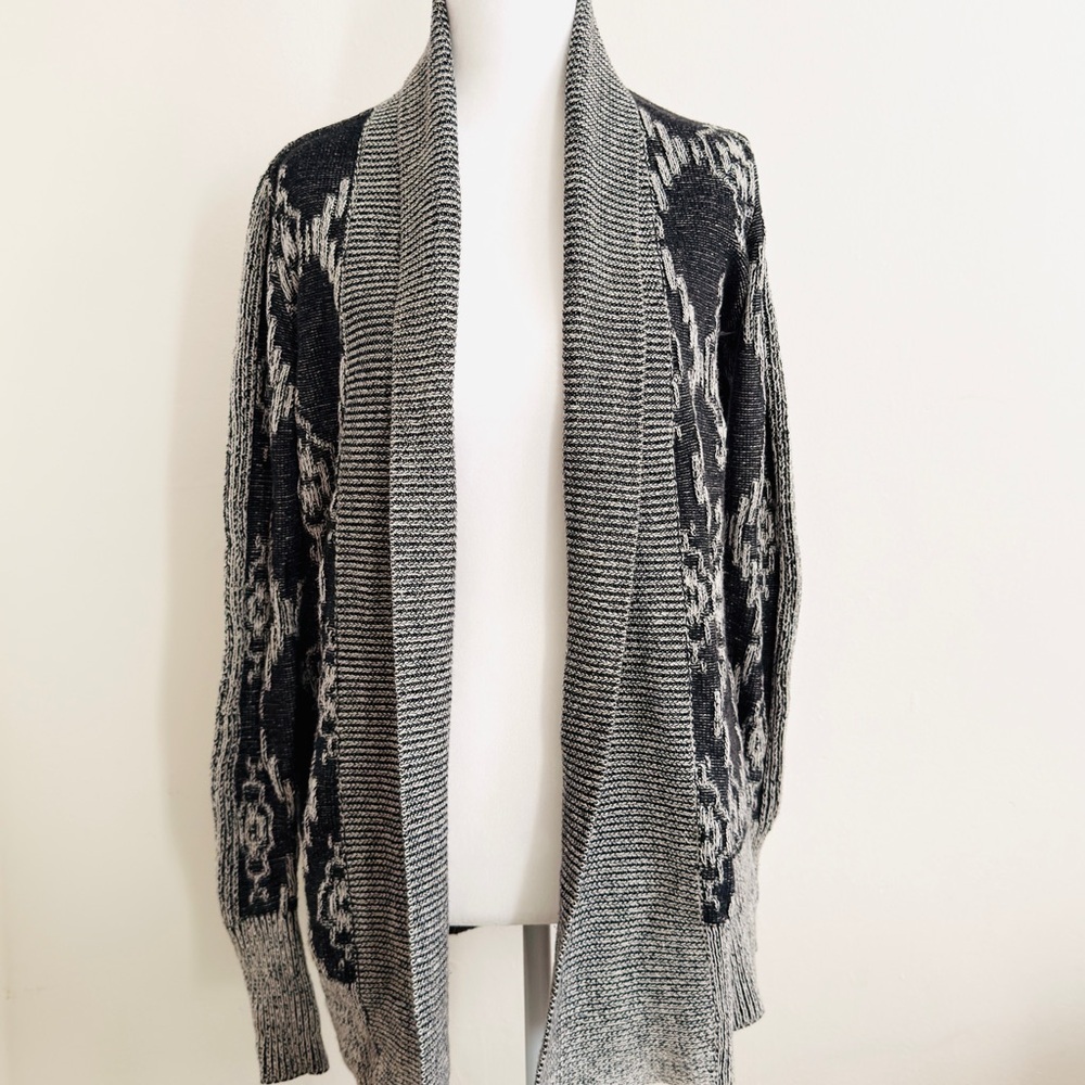 Anthropologie + Ecote Women’s Sweater Gray/ Black Ikat. Open Cardigan- Small $30